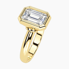 Luna Emerald Bezel Moissanite Ring – 2.6mm Band