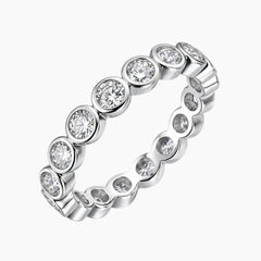 Luxurious Round Moissanite Ring
