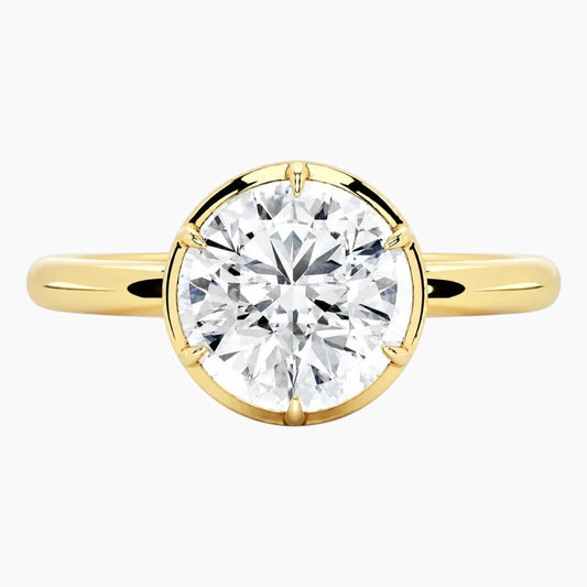 Elegant Round Cut Moissanite Ring