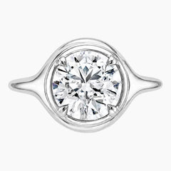 Lumière Éternelle 2 Carat Round Cut Moissanite Ring