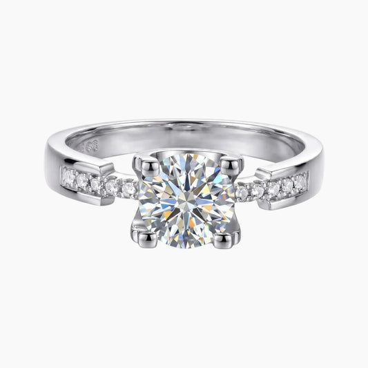 Four-prong Round Cut Moissanite Ring