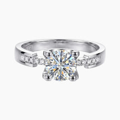 Four-prong Round Cut Moissanite Ring