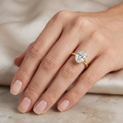Émbrienne Oval Claw-Set Moissanite Ring