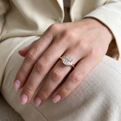 Rosélia 2 Carat Elongated Cushion Three-Stone Moissanite Ring