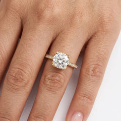 La Promesse du Bouton Floral Moissanite Engagement Ring