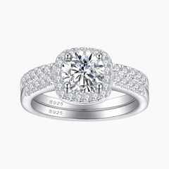 Four-prong Round Cut Moissanite Ring Set