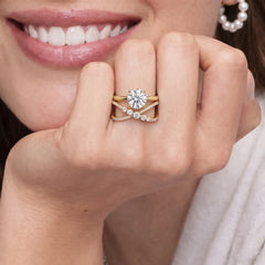 Éloria Round Moissanite X-Crossover Ring