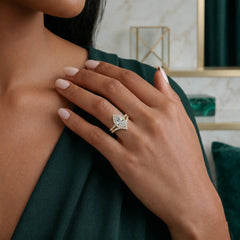 Luxurious Pear Cut Moissanite Ring Set