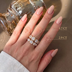 Célavienne Five-Stone Cushion Moissanite Band