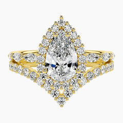 Luxurious Pear Cut Moissanite Ring Set