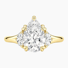 Rosélia 2 Carat Pear Three-Stone Moissanite Ring