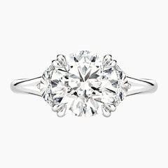 Rosélia 2 Carat Round Three-Stone Moissanite Ring