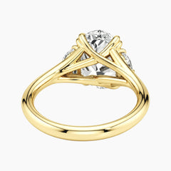 Rosélia 2 Carat Oval Three-Stone Moissanite Ring