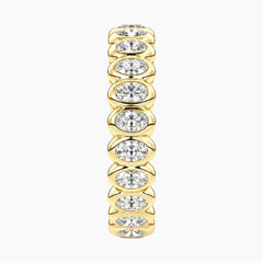 Cévelline Oval Bezel-Set Moissanite Eternity Band