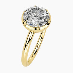 Elegant Round Cut Moissanite Ring