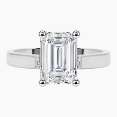 Éclat Lumière Emerald Cut Moissanite Ring