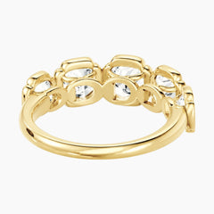 Célavienne Five-Stone Cushion Moissanite Band