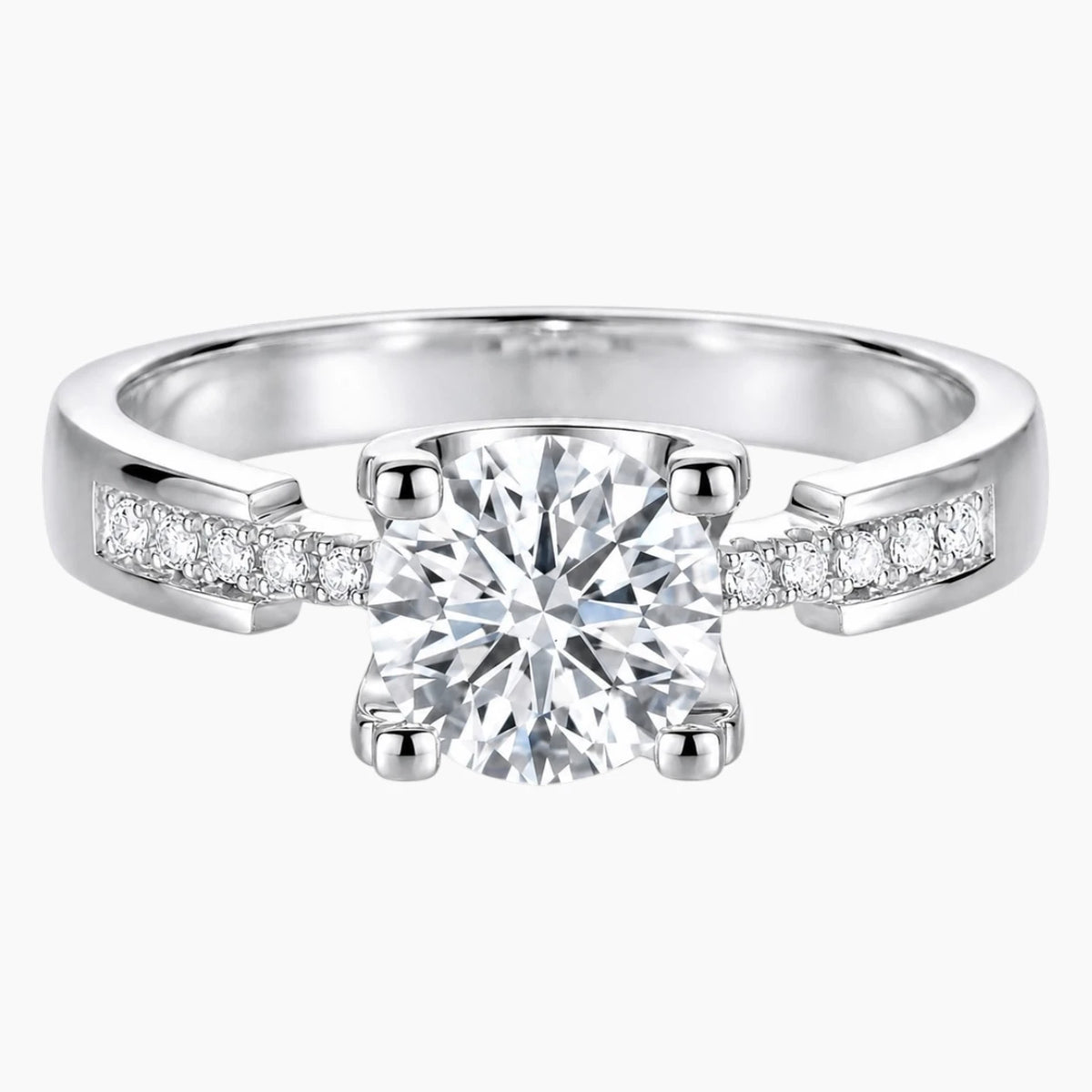 Four-prong Round Cut Moissanite Ring