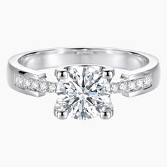 Four-prong Round Cut Moissanite Ring