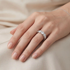 Célavienne Five-Stone Cushion Moissanite Band