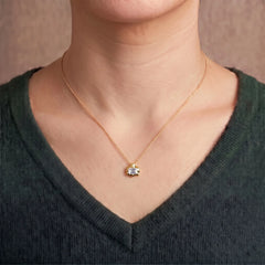 Aurévia 2 Carat Emerald Moissanite Sculpted Pendant Necklace