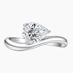 Solitaire Wavy Moissanite Ring