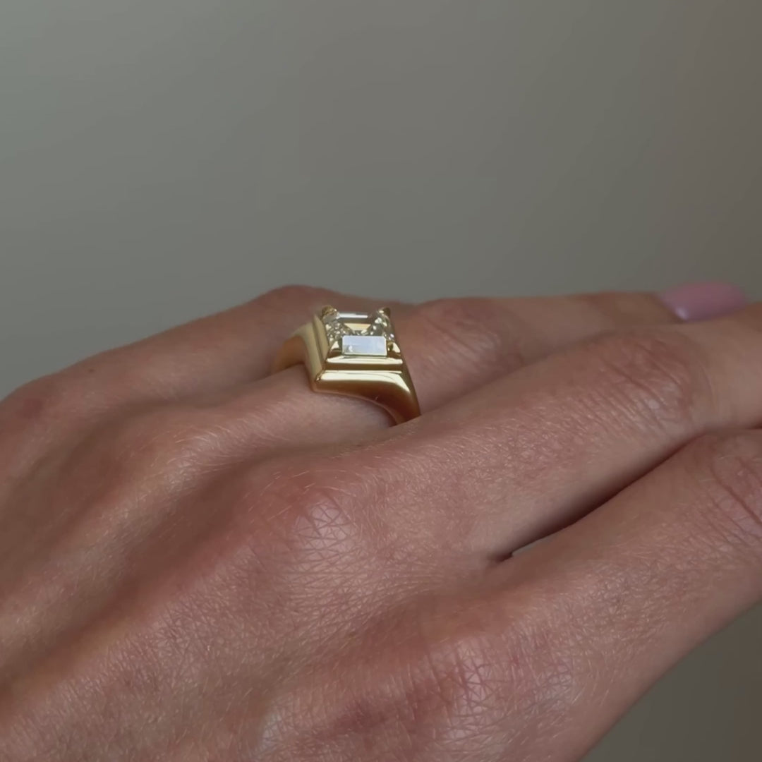 Lumière Éternel 1 Carat Asscher Cut Moissanite Solitaire Ring