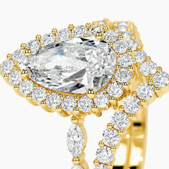 Luxurious Pear Cut Moissanite Ring Set